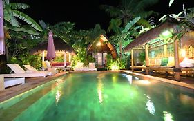 Unzipp Lumbung Gili Trawangan